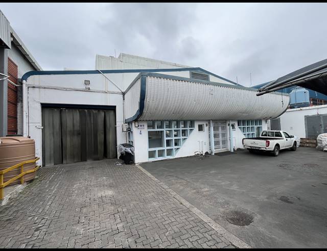 1,100M² WAREHOUSE FOR SALE IN UMGENI BUSINESS PARK